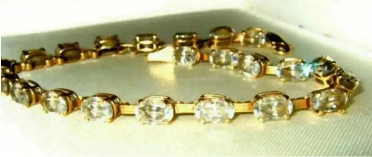 Vintage Hallmarked 14ct Gold Tennis Bracelet - Image 2