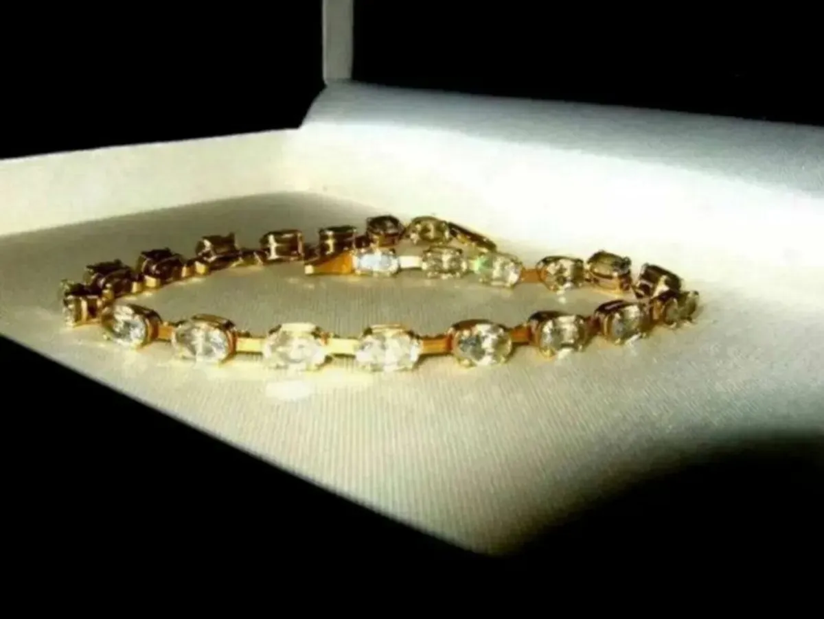 Vintage Hallmarked 14ct Gold Tennis Bracelet - Image 4
