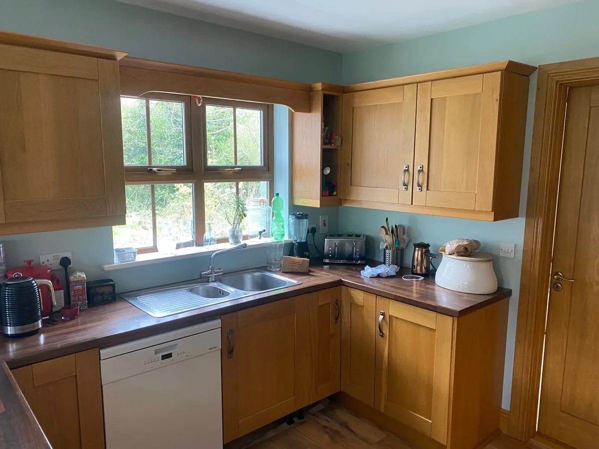 Kitchen  units - shaker oak solid doors - Image 2