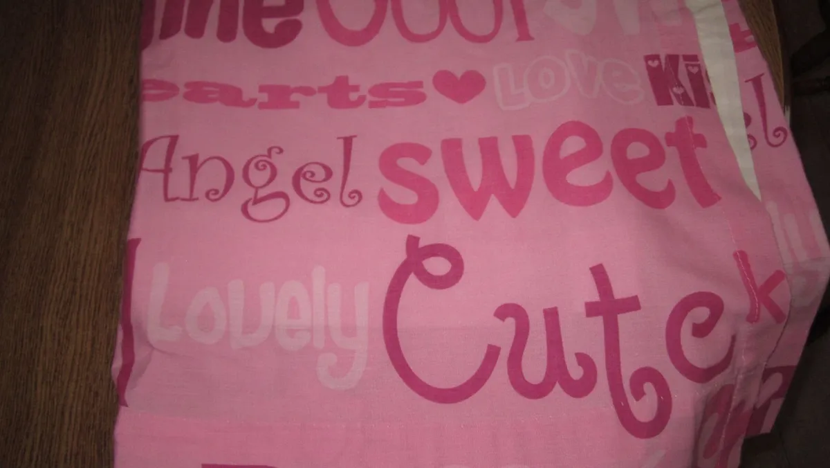 Curtains pink with Tiebacks - Image 1