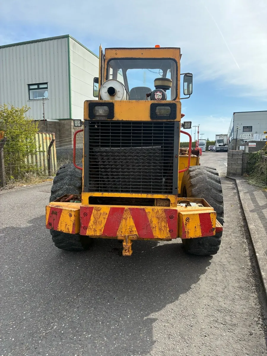 Loading shovel - Image 3