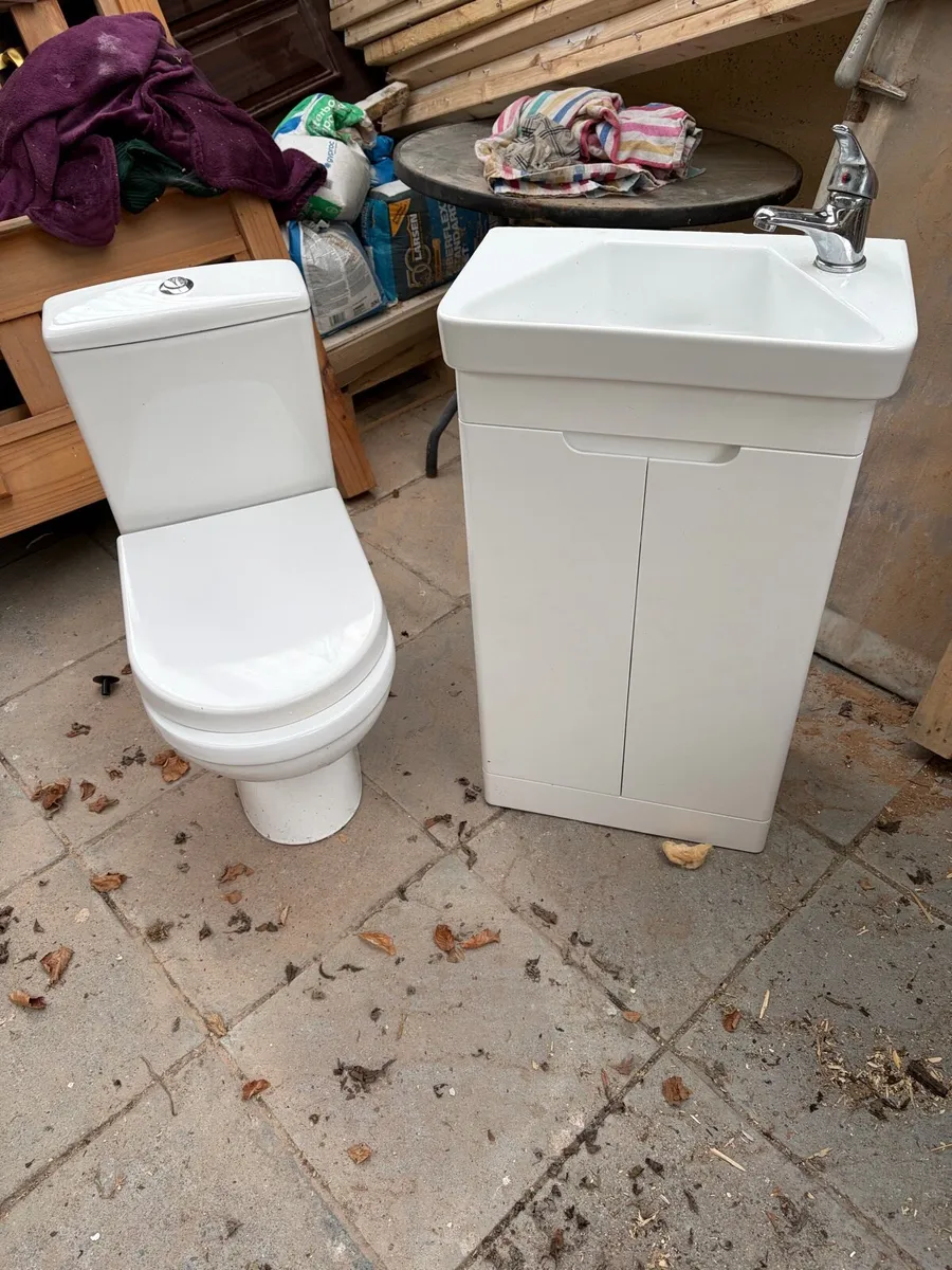 Bathroom toilet and sink unit - Image 1