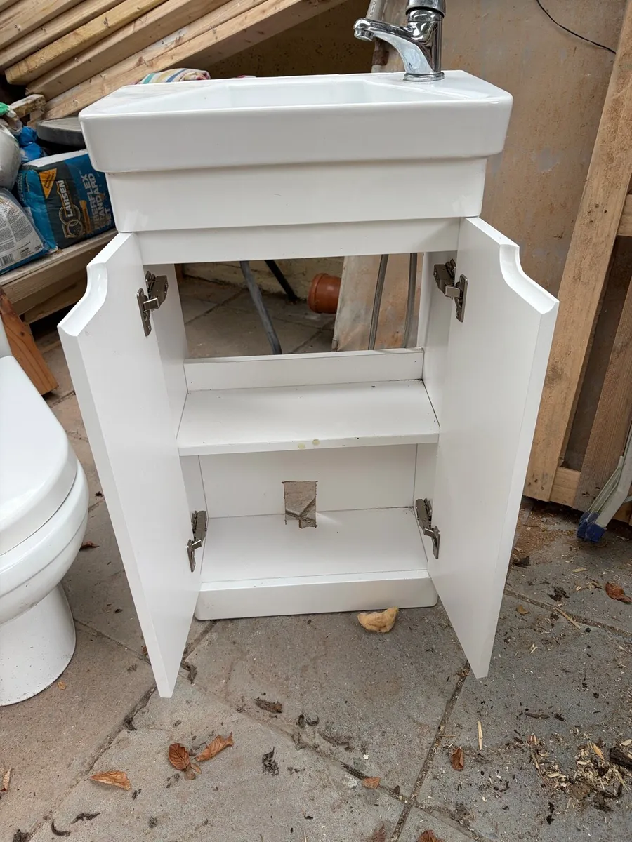 Bathroom toilet and sink unit - Image 4