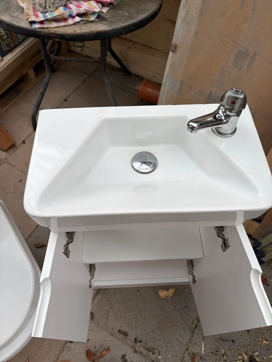 Bathroom sink unit - Image 3