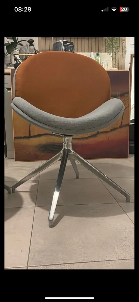 2x Designer Swivel Lounge Chairs 150€ for a pair - Image 1