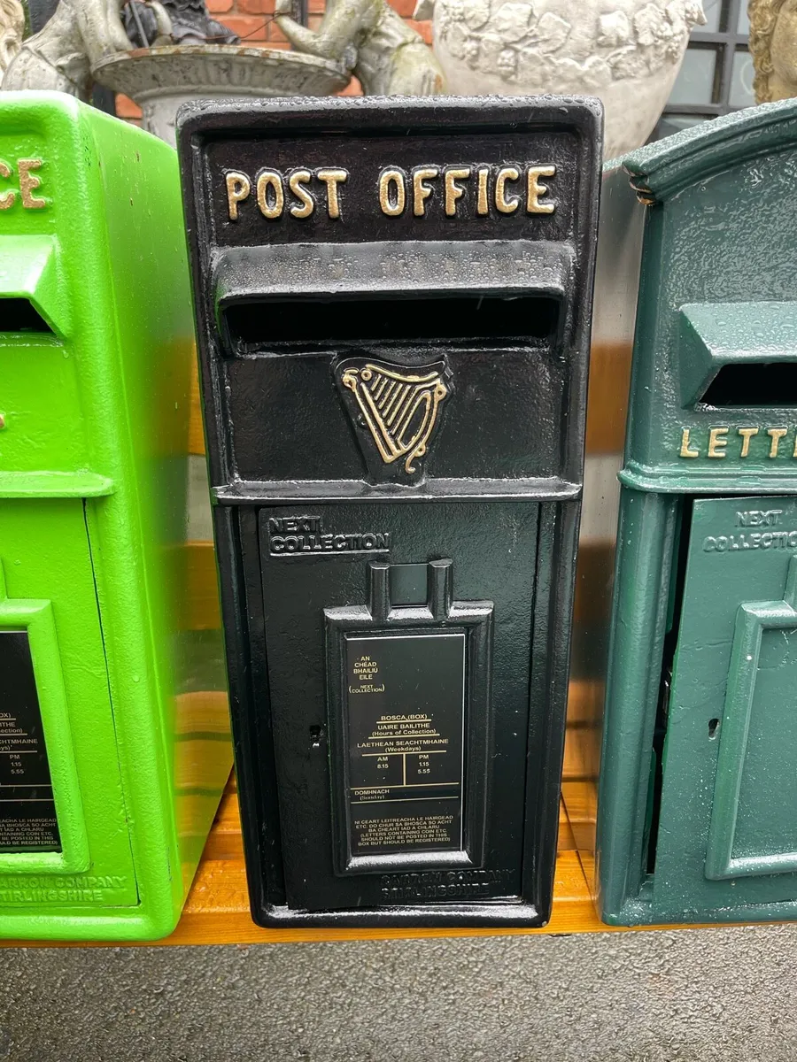 Irish 🇮🇪 post box building into wall - Image 3