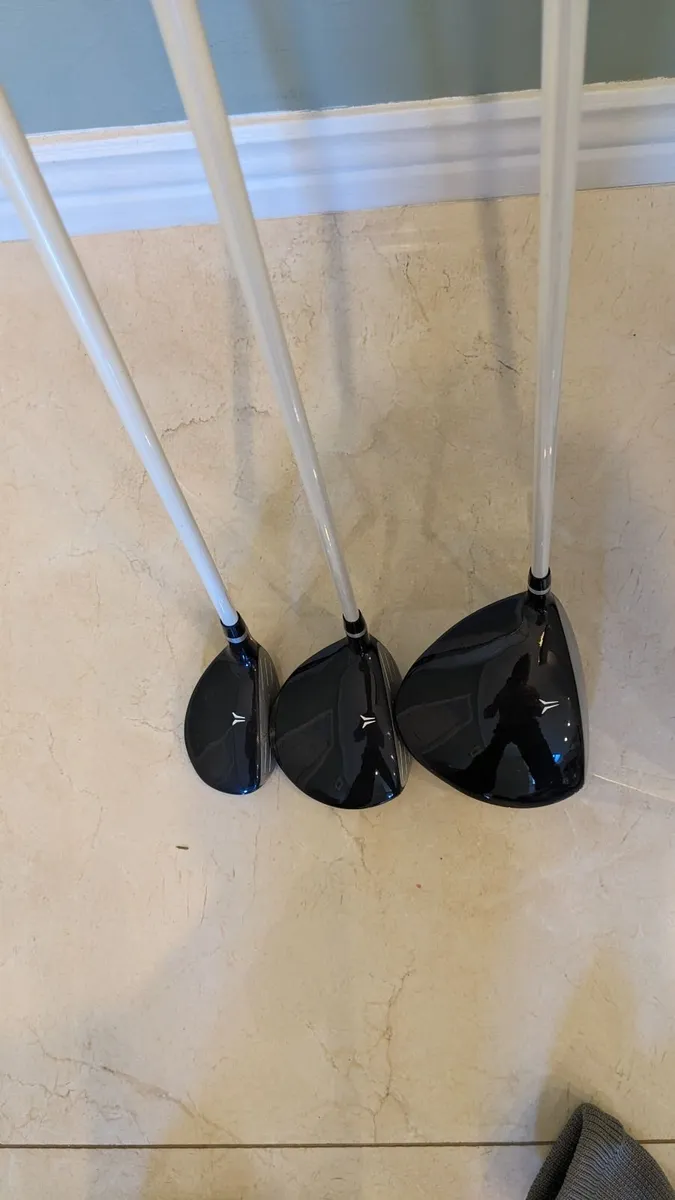 Ladies Wilson Right Hand, Irons, Woods&Putter - Image 3