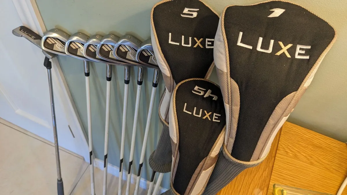 Ladies Wilson Right Hand, Irons, Woods&Putter - Image 1