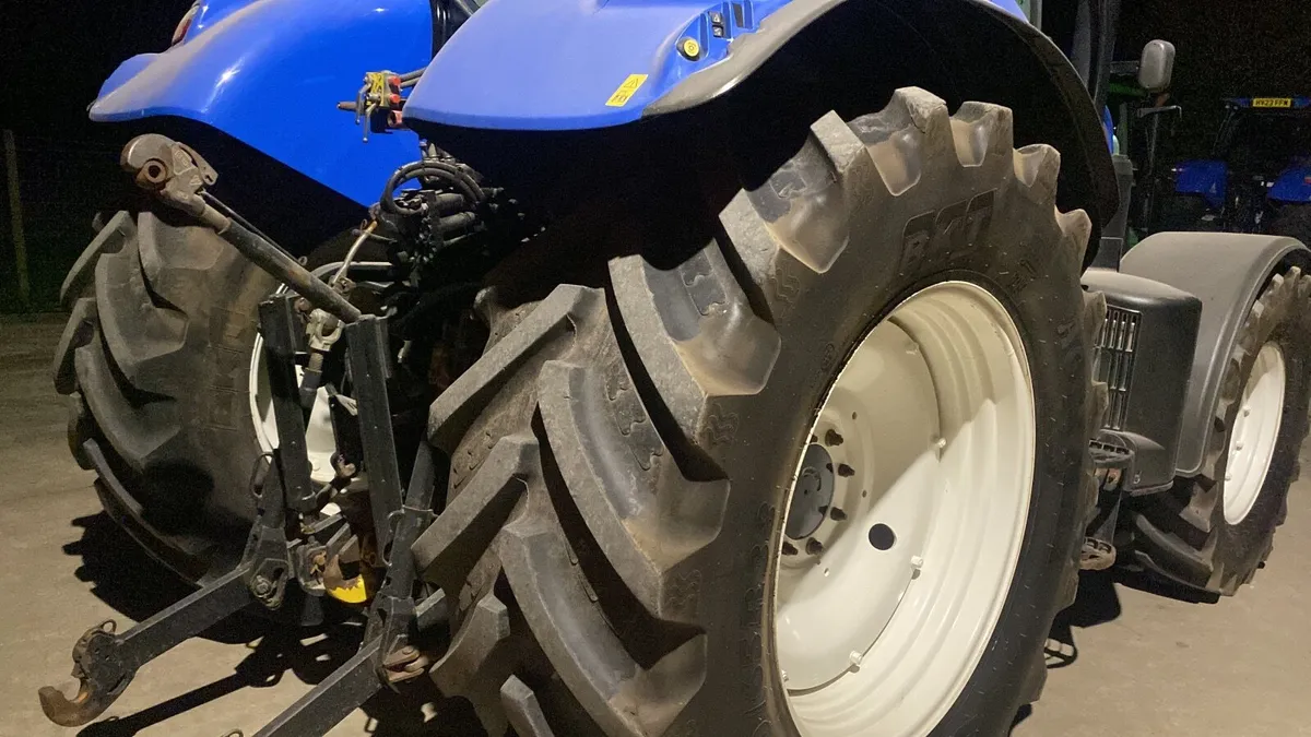 New Holland T7.210 RC  2017 - Image 4