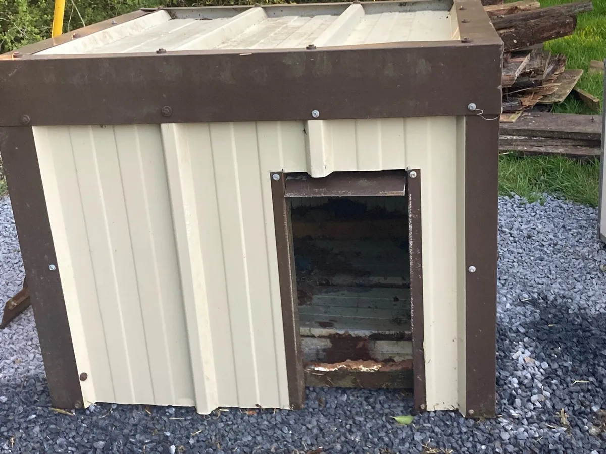 2 fully insulated dog Houses - Image 3