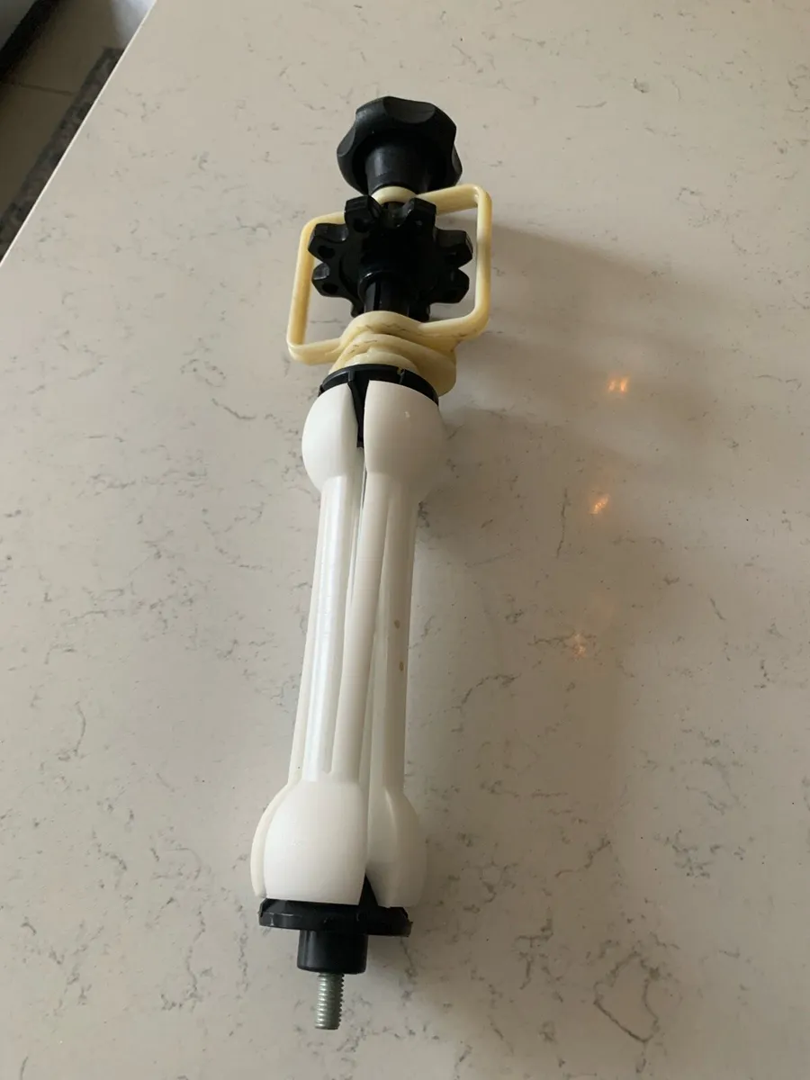 Studio Backdrop Expander / Paper Roll Holder - Image 2