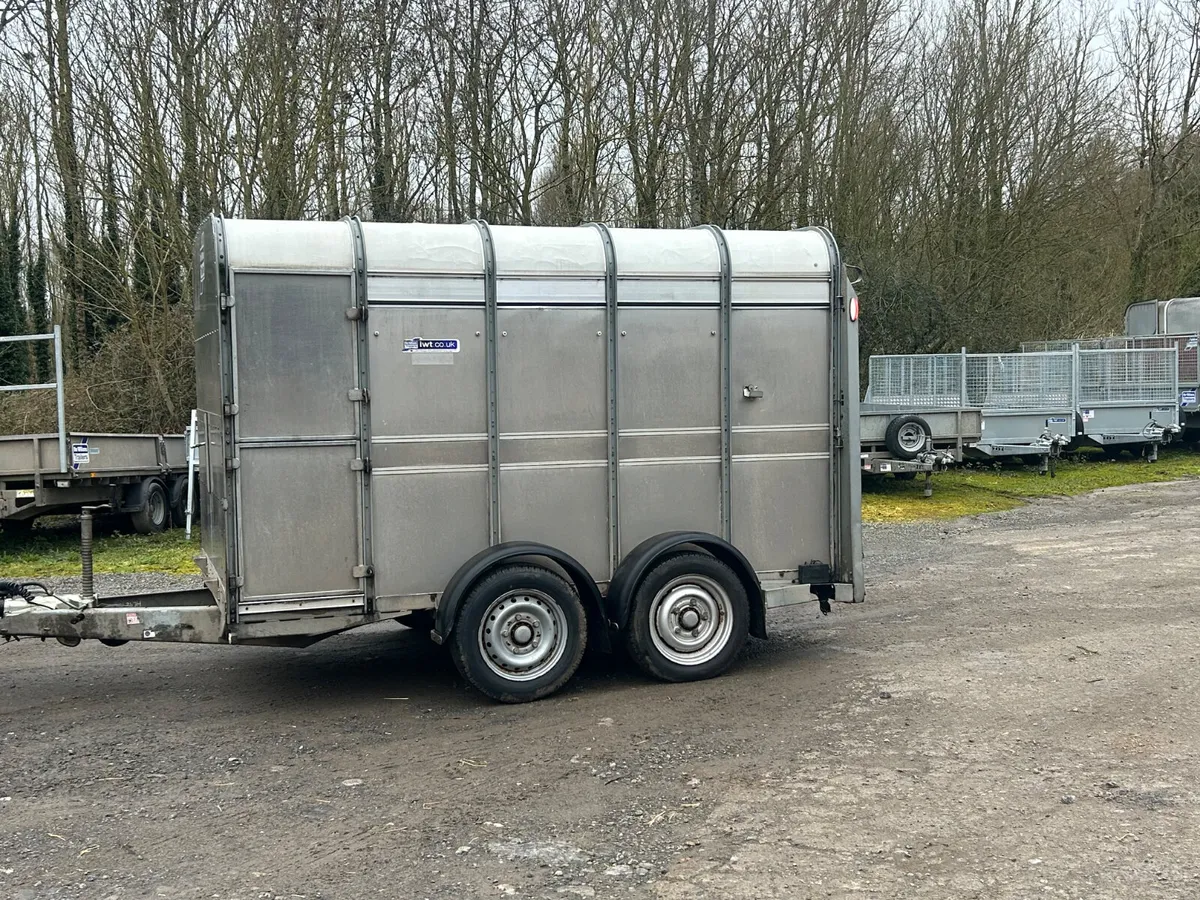 2022 Ifor Williams 10x6 Livestock Trailer - Image 1