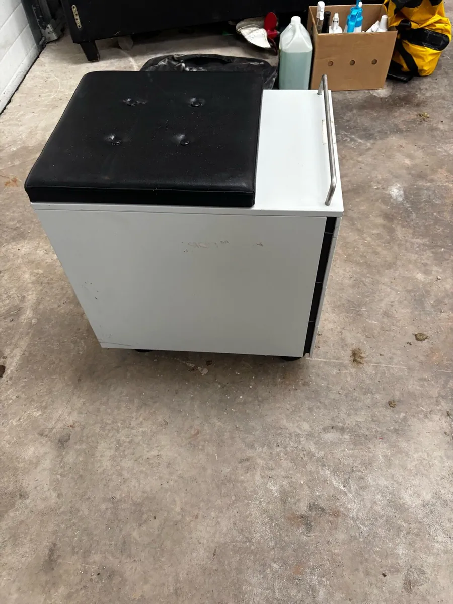 Filing cabinet - Image 3