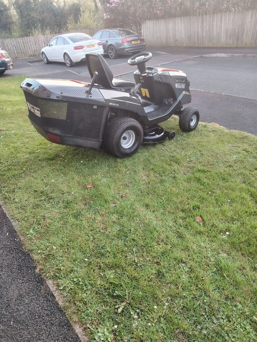 Ride on lawnmower - Image 3