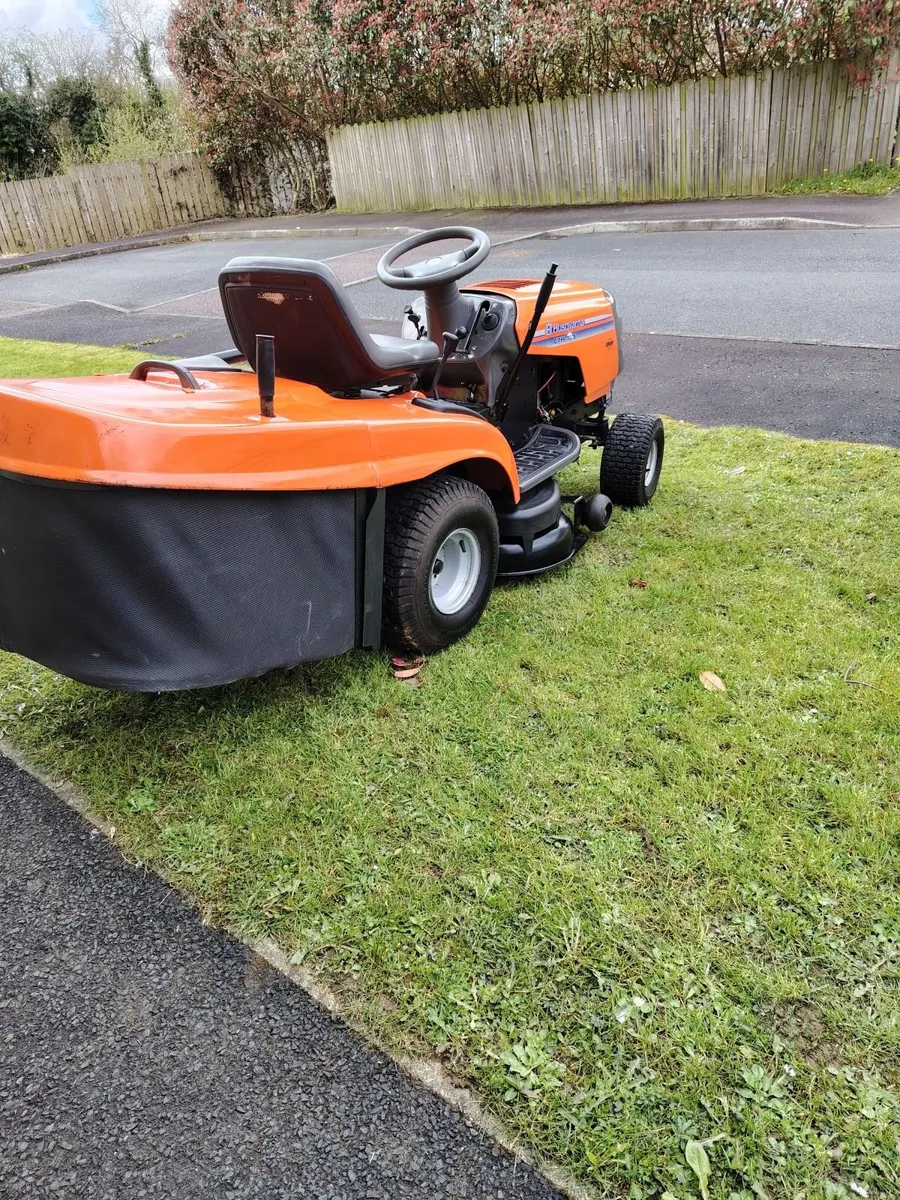 Husqvarna ride on lawnmower - Image 4