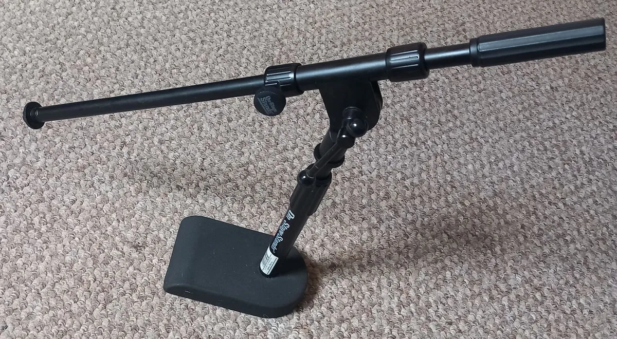 Shure Beta52a Microphone & Stand - Image 2