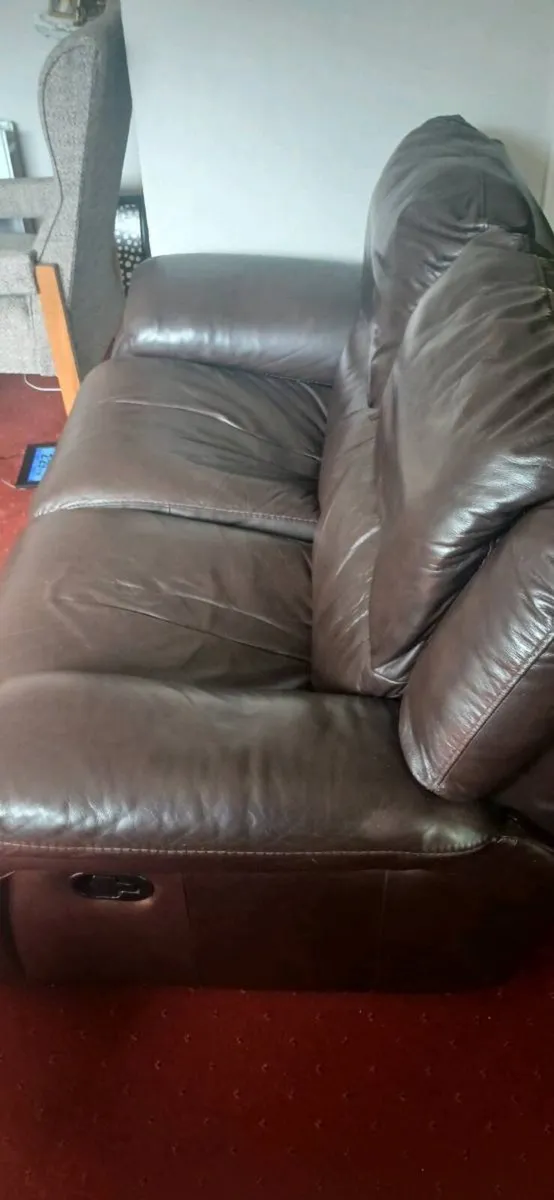 Brown leather couch - Image 2