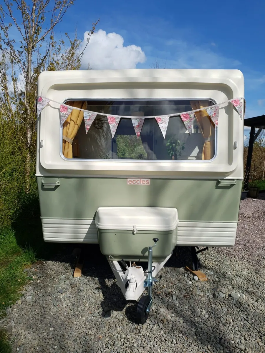 Vintage 4 berth caravan - Image 2