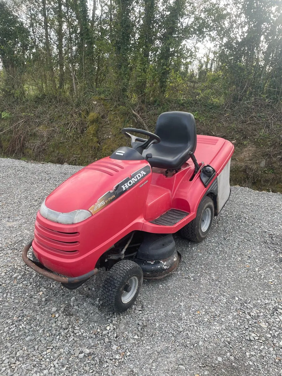 Honda 17 hp lawnmower - Image 1