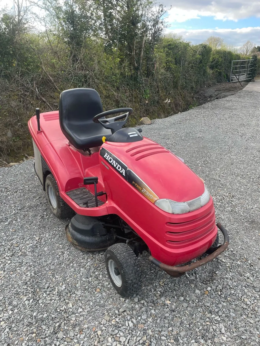 Honda 17 hp lawnmower - Image 2