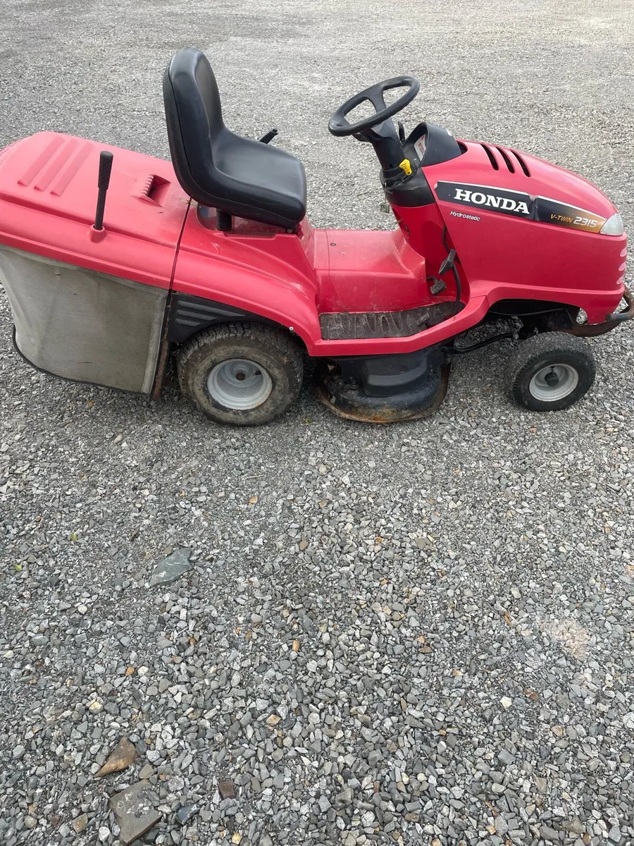 Honda 17 hp lawnmower - Image 3