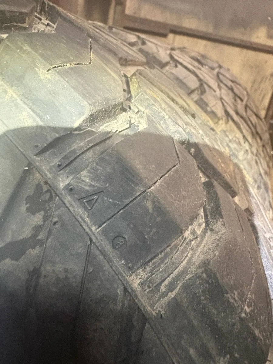 Jeep tyres 285/60/18 - Image 3