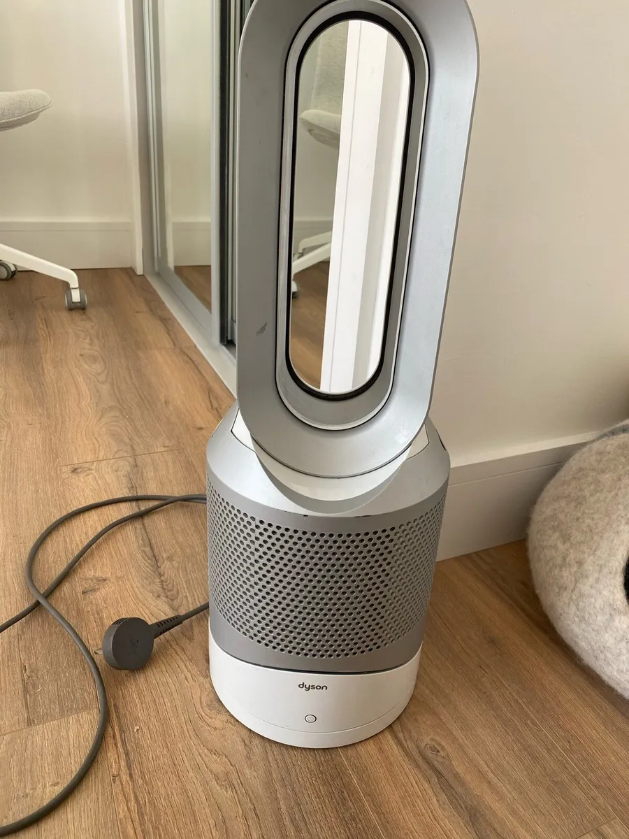Dyson Pure hot + cool link HP02 purifier heater - Image 1