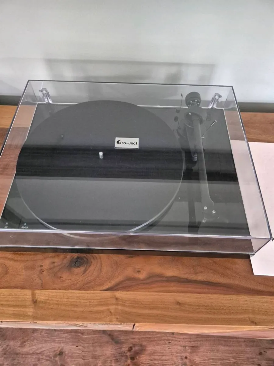 Project Debut Turntable - Image 1