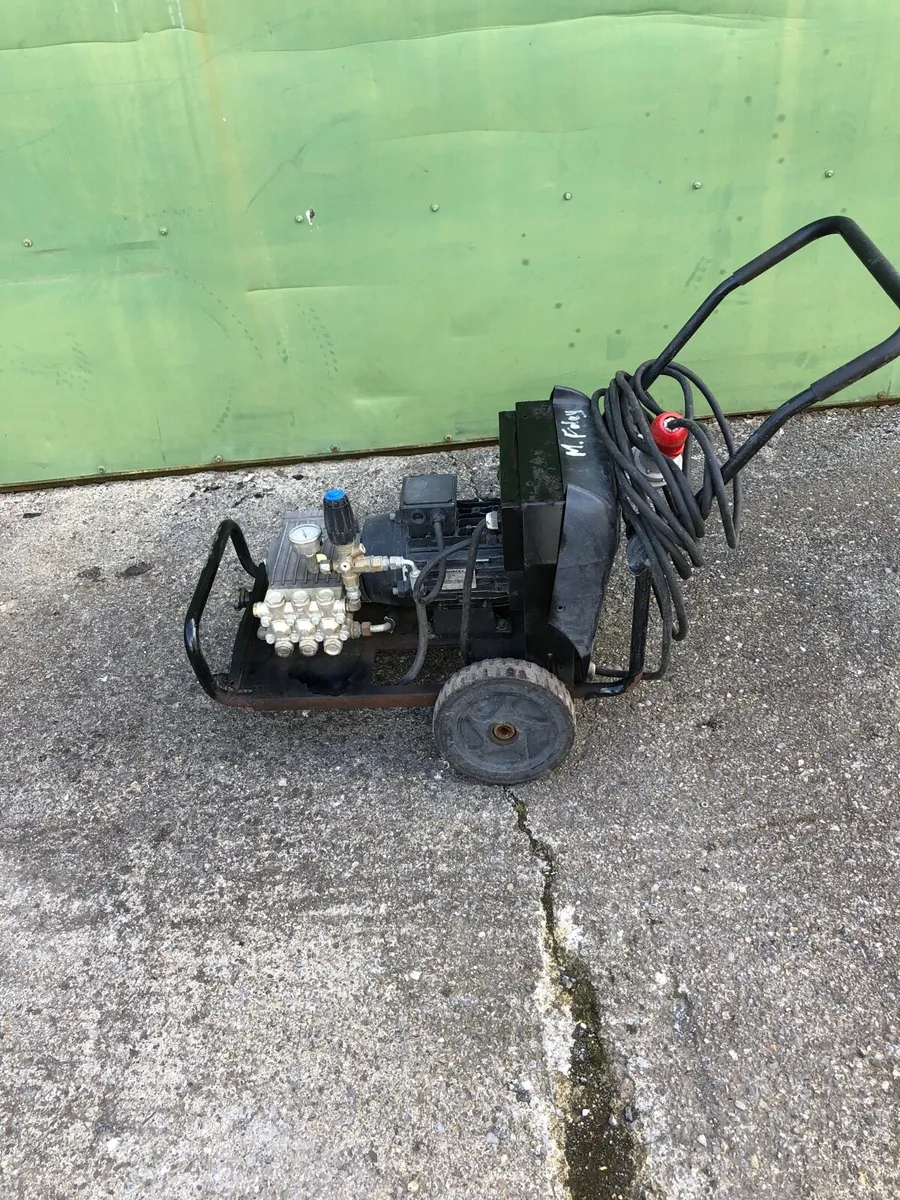 Power washer - Image 1