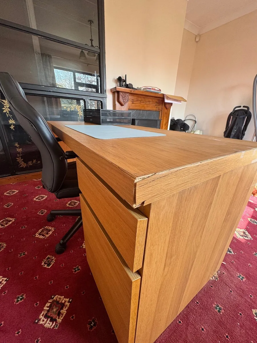 Office desk and chair - Image 4