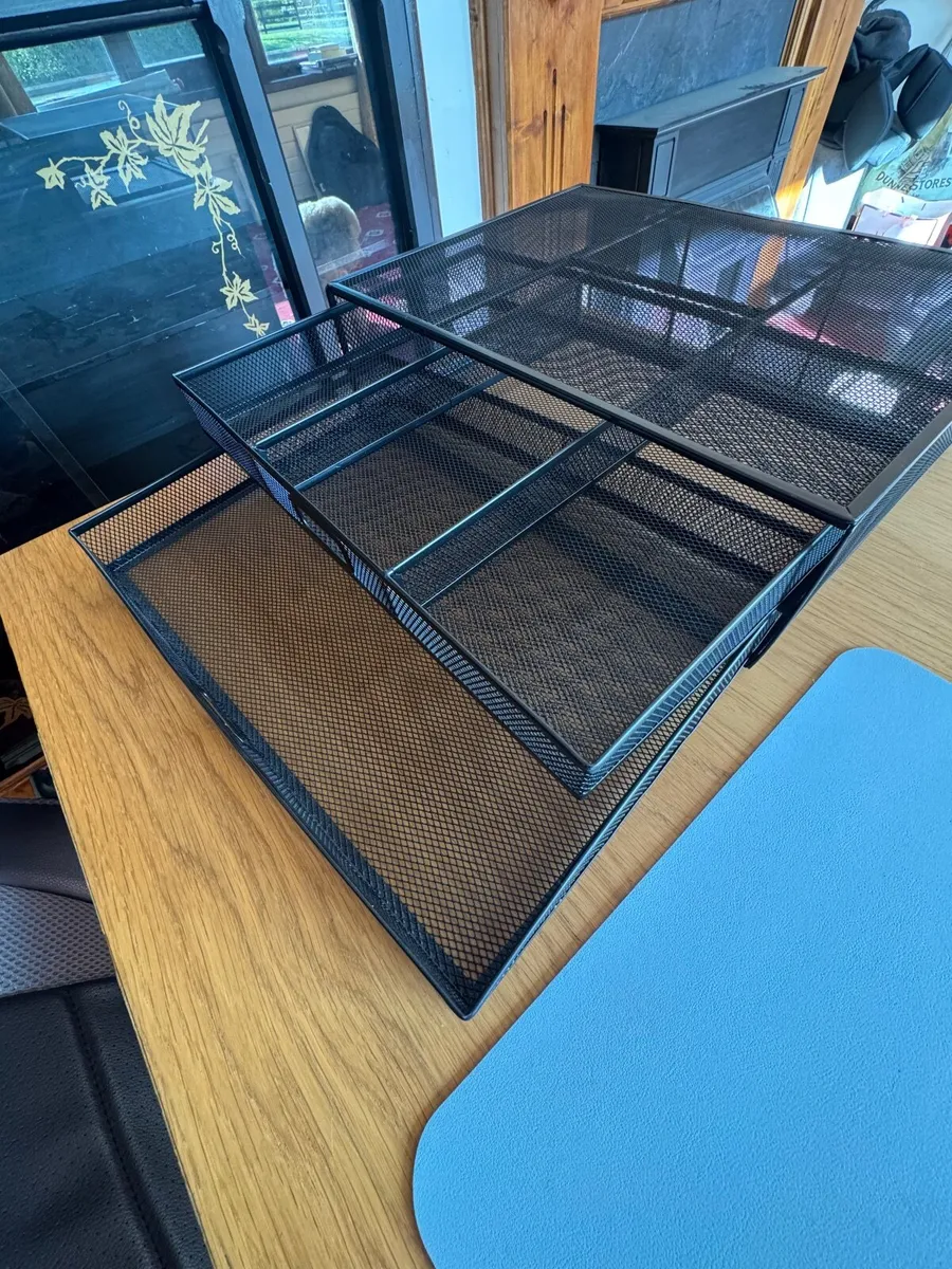 Office desk and chair - Image 3