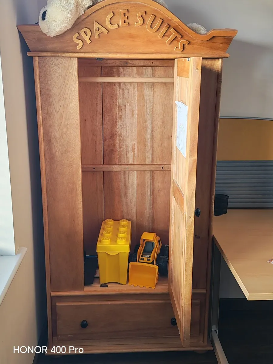 Unique kid's bed & wardrobe set - Image 2