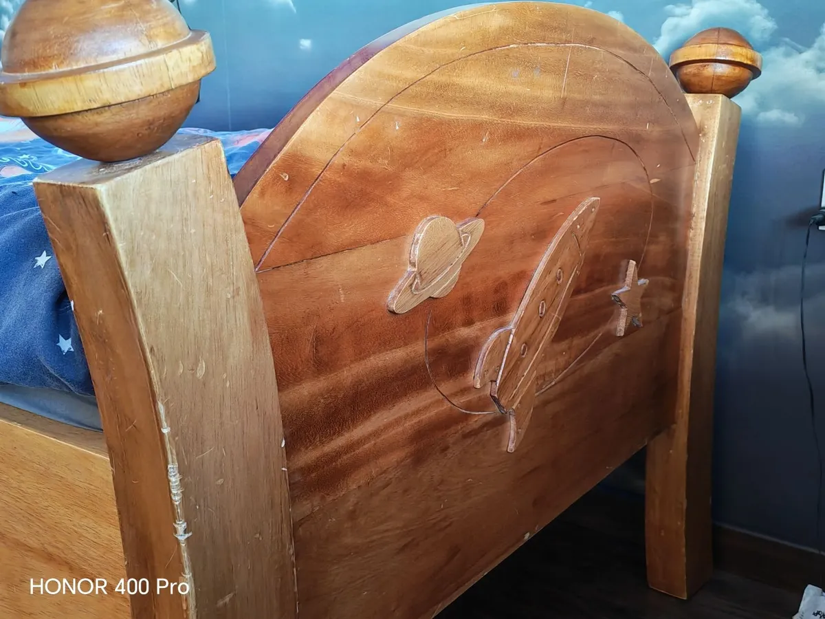 Unique kid's bed & wardrobe set - Image 3