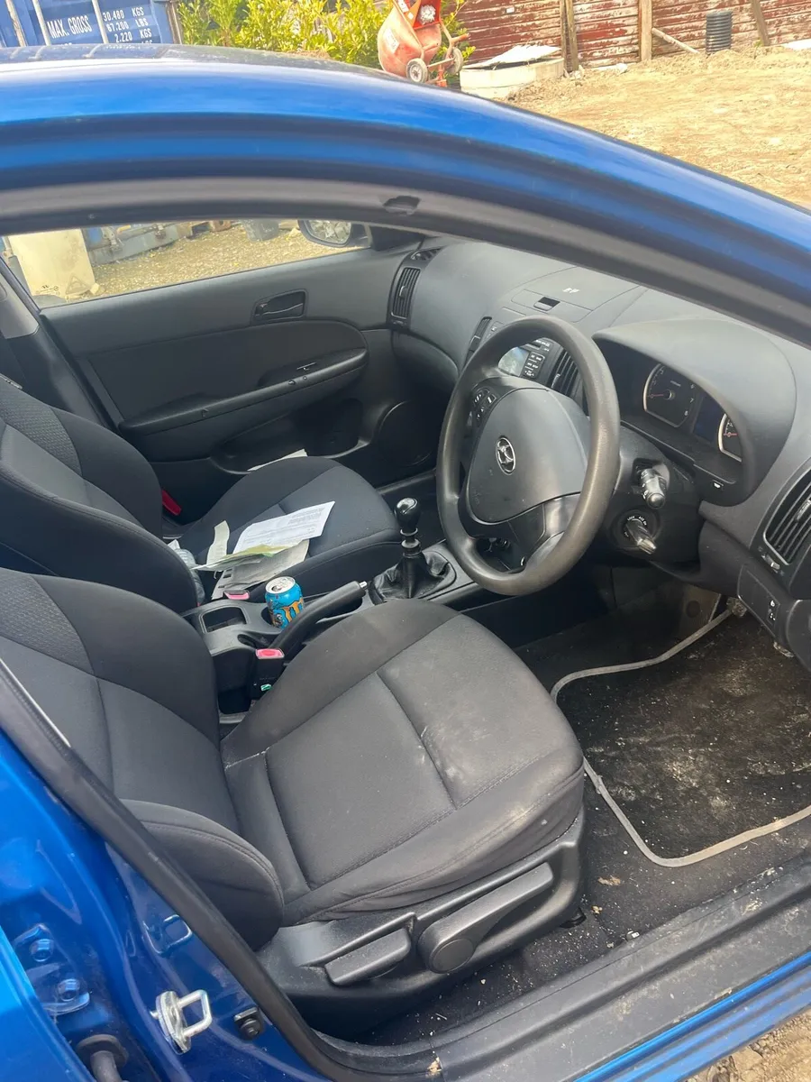 Breaking hyundi i30 - Image 3