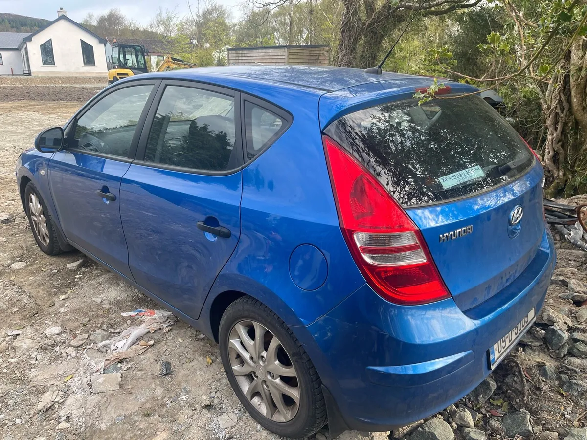 Breaking hyundi i30 - Image 1