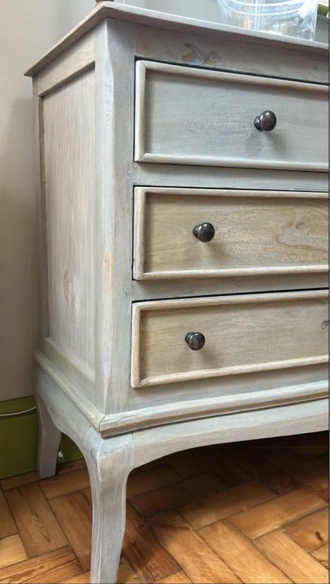 Stunning Antique Style Solid Wood Sideboard - Image 2