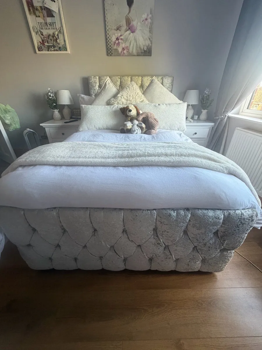 Bed - Image 2