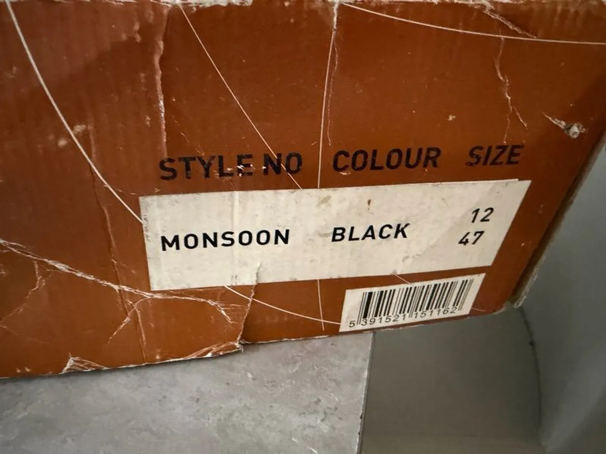 Steel toe work boots brand new. - Image 3