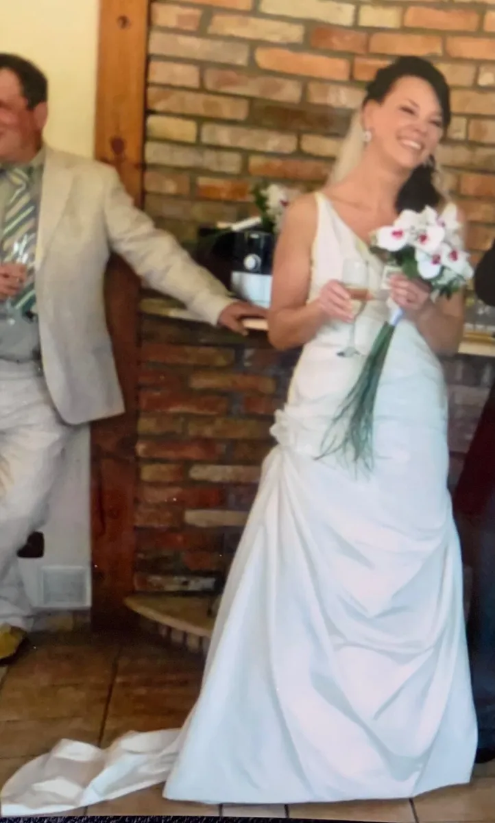 Wedding dress - Image 3