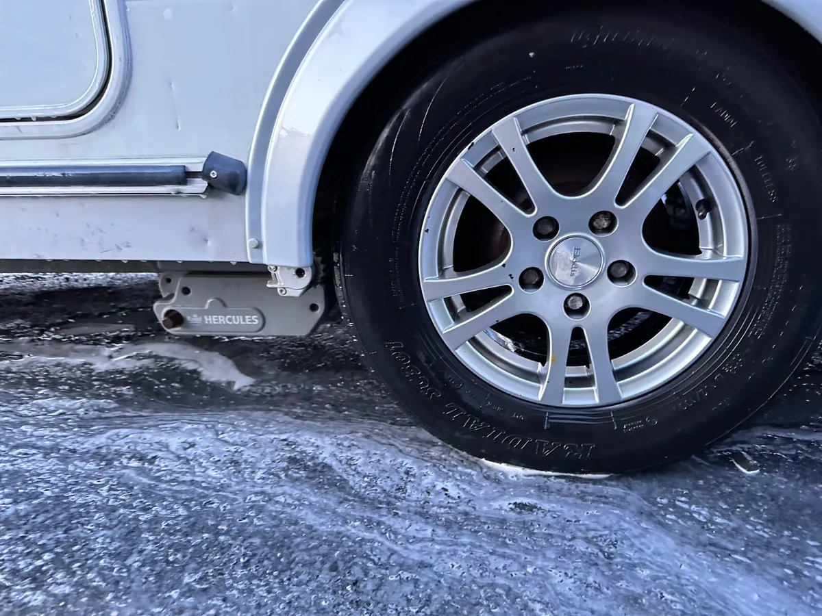 ✨STUNNING ELDDIS CRUSADER 4 BERTH FIXED BED✨ - Image 3