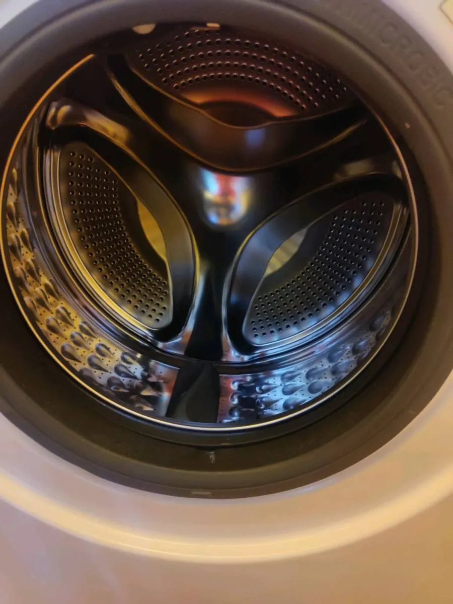 Washer dryer - Image 2