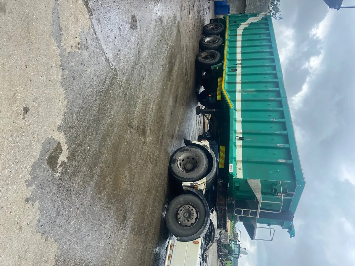 Tipping trailer - Image 1