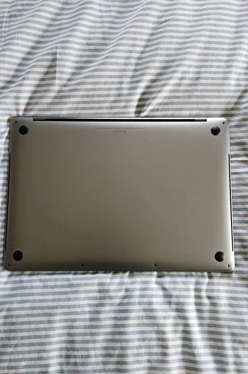 Apple Macbook Pro 15' (2018) i7 256gb SSD 16GB RAM - Image 3