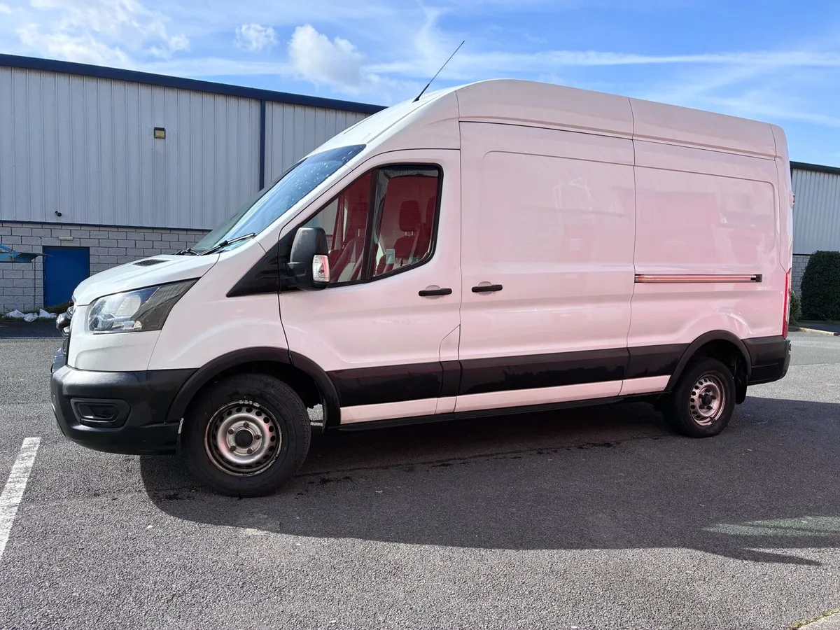 Transit van - Image 3