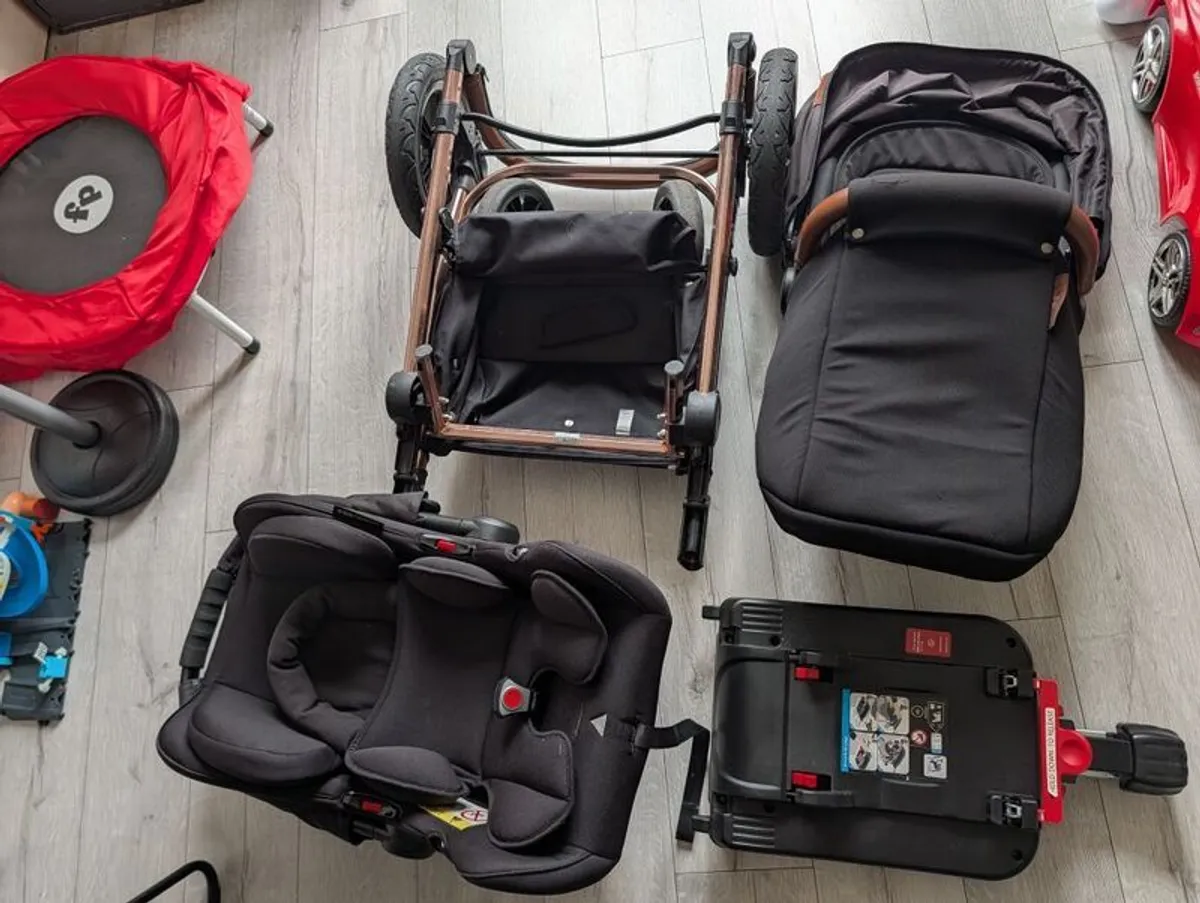Ickle Bubba Stomp v4 Special Edition All in One Travel System with Isofix - Image 4
