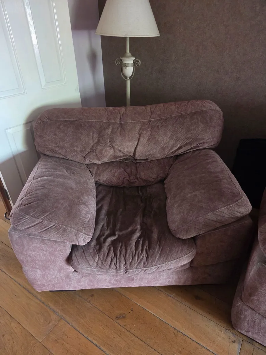 Suit of furniture - Image 1