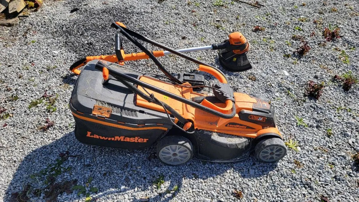 Electric lawn mower & strimmer - Image 4