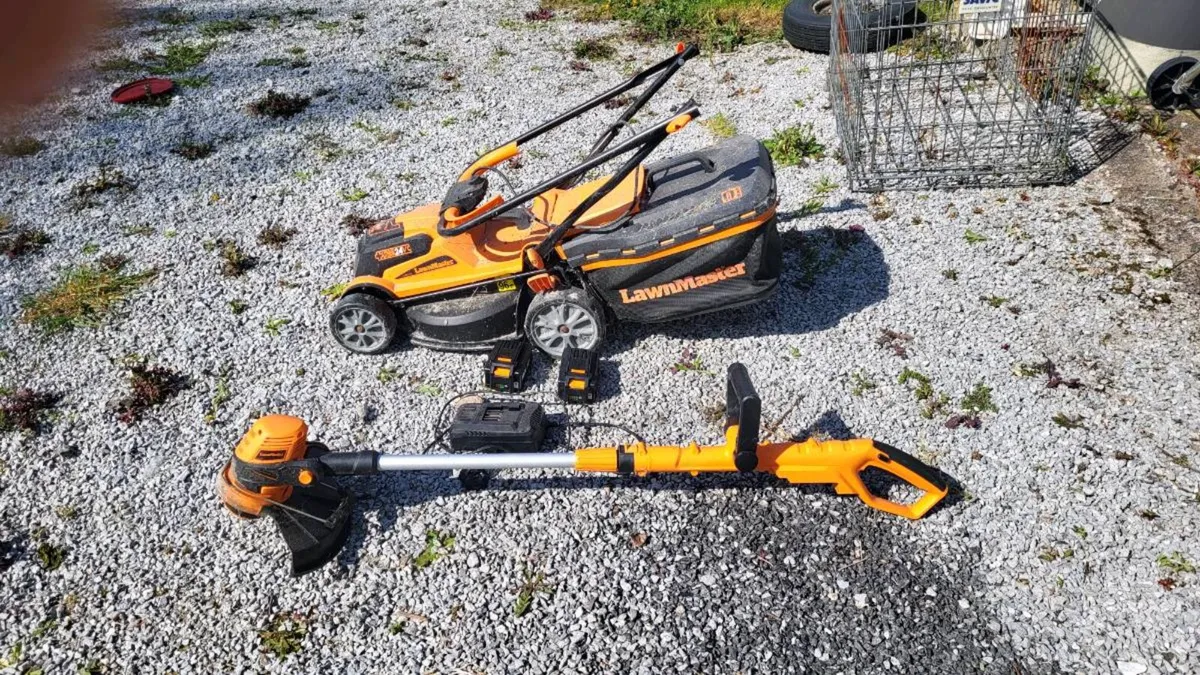 Electric lawn mower & strimmer - Image 2