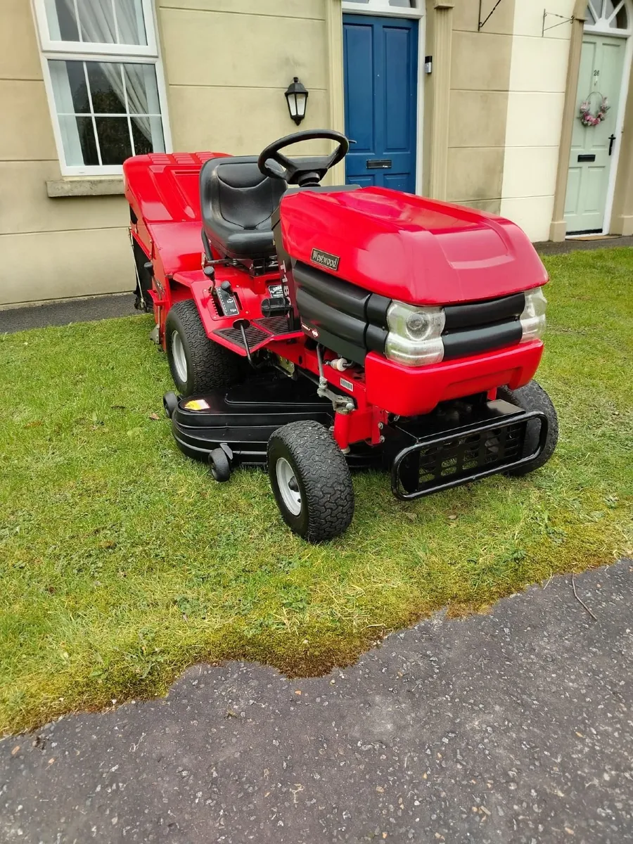 Westwood ride on lawnmower - Image 2