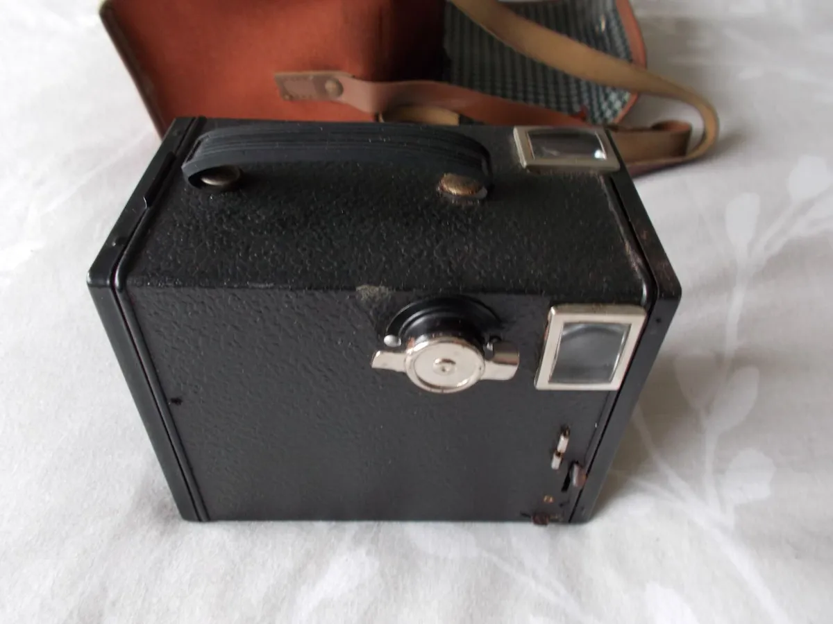 Old Box Camera - Image 4